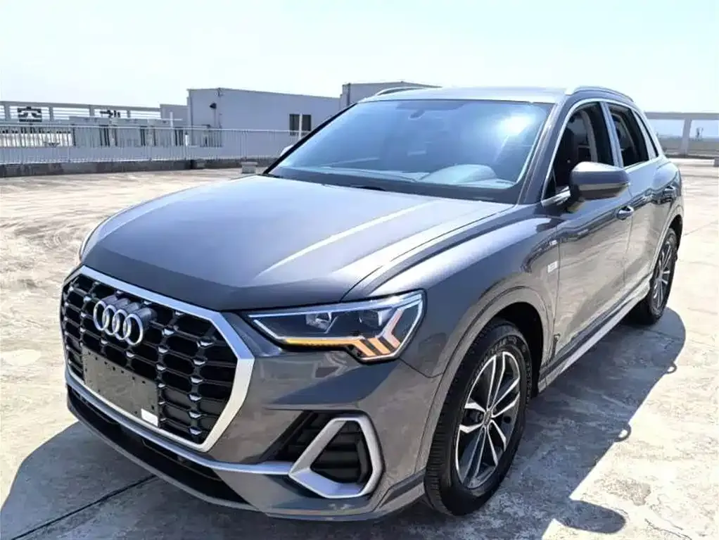 Audi Q3 — фото 1