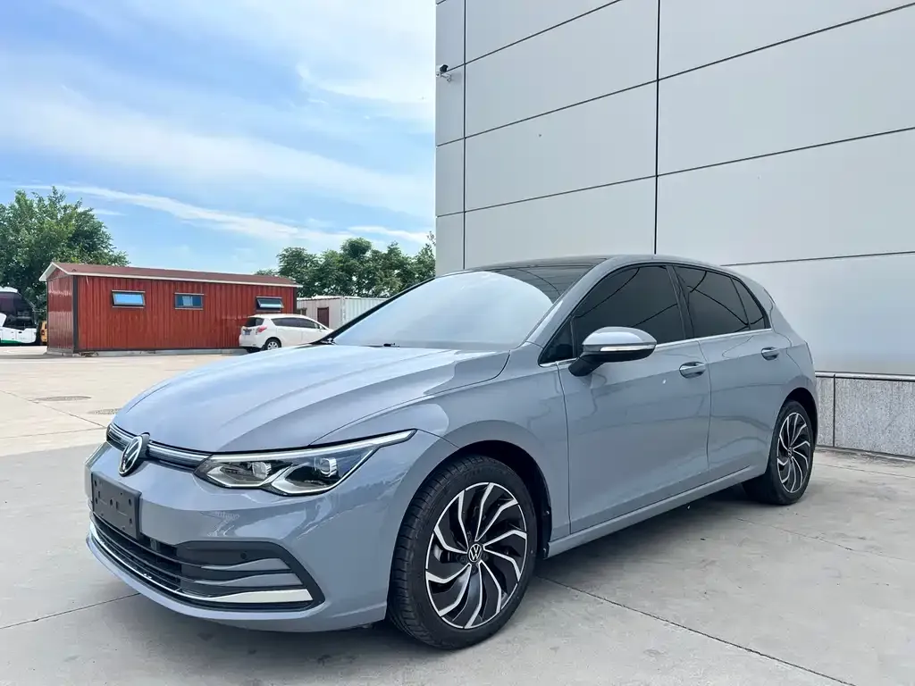 Volkswagen Golf 2023 из CN, фото 1