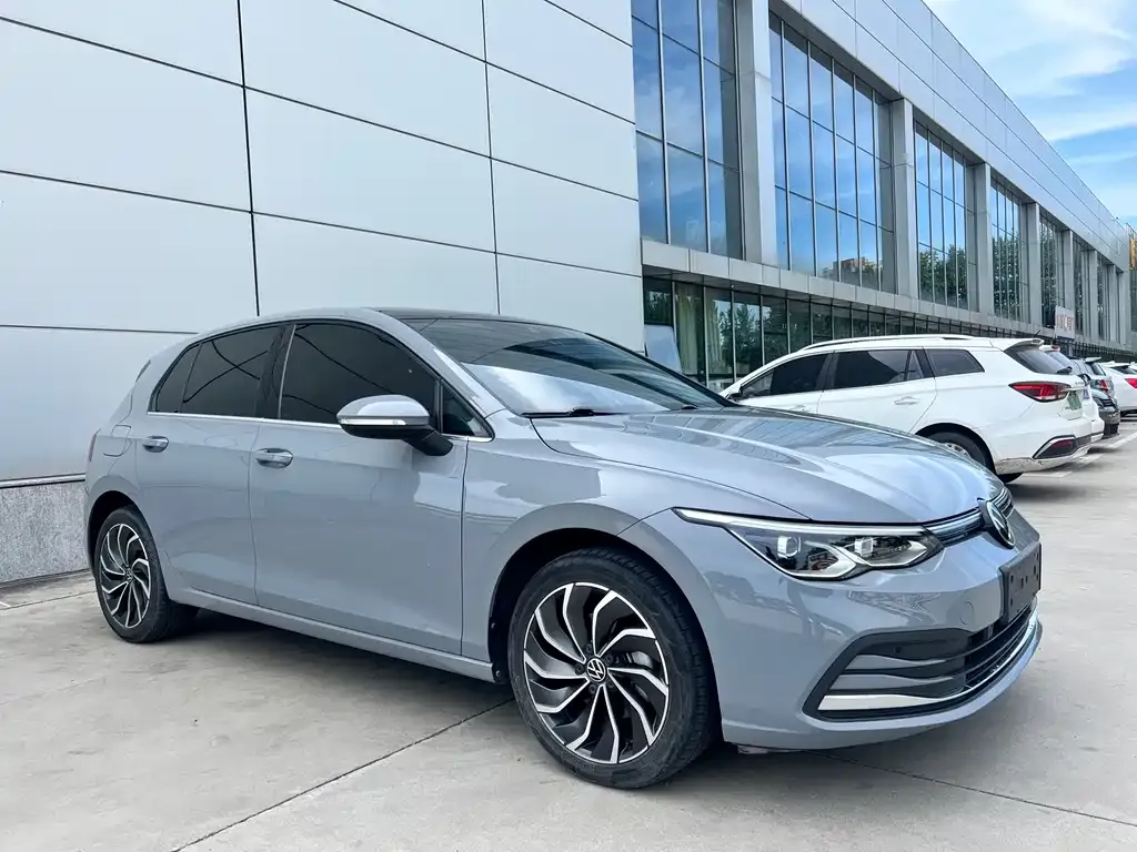 Volkswagen Golf 2023 из CN, фото 10