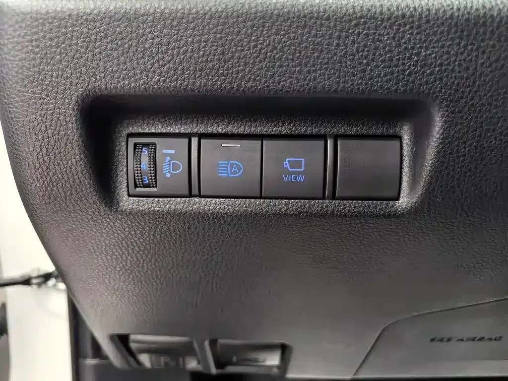 Toyota RAV4 — фото 10