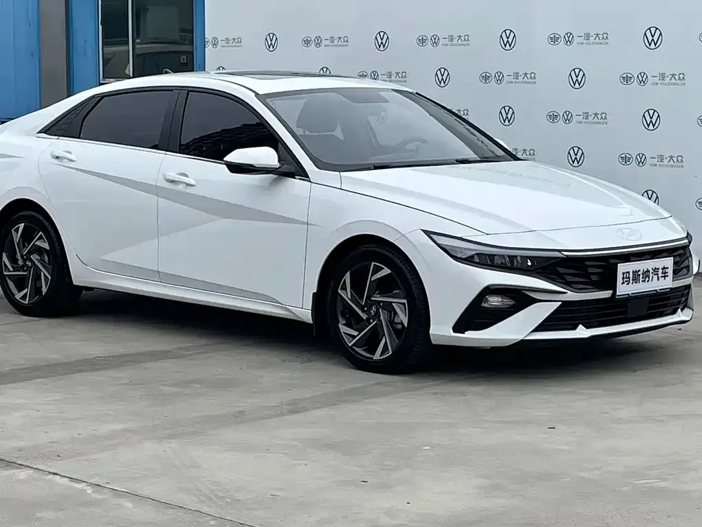 Hyundai Elantra — фото 5