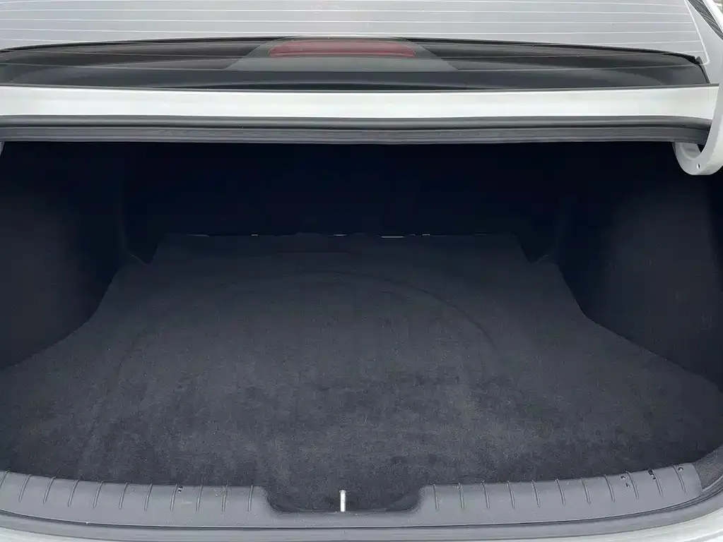 Hyundai Elantra — фото 2