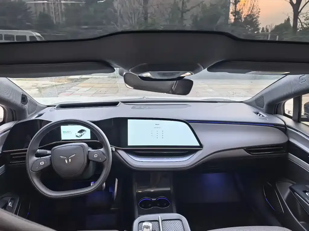 Hongqi EH7 — фото 4