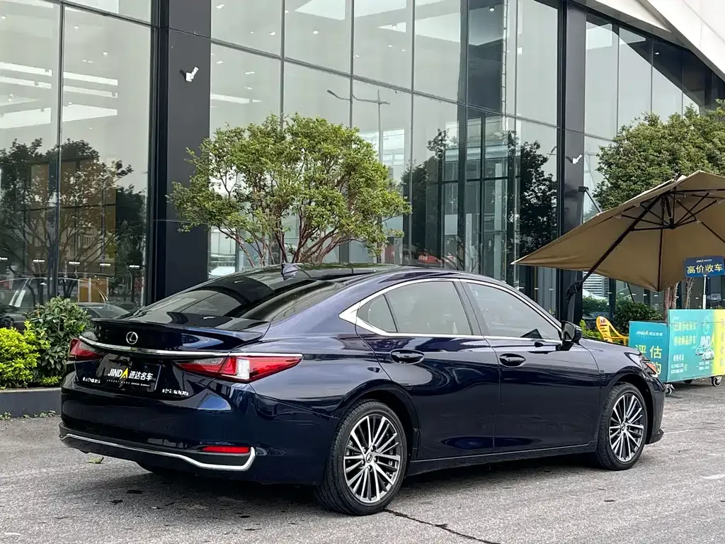 Lexus ES — фото 7
