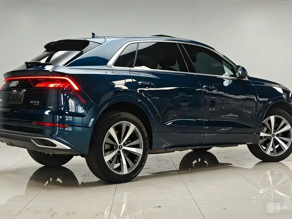 Audi Q8 2021 из CN, фото 9