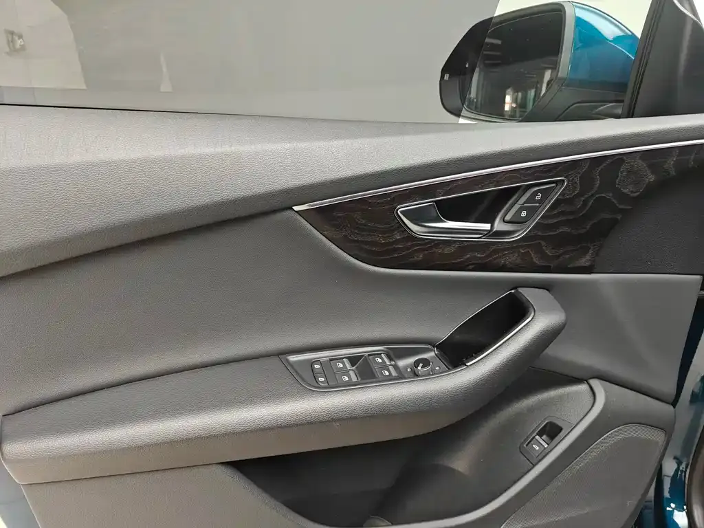 Audi Q8 2021 из CN, фото 7