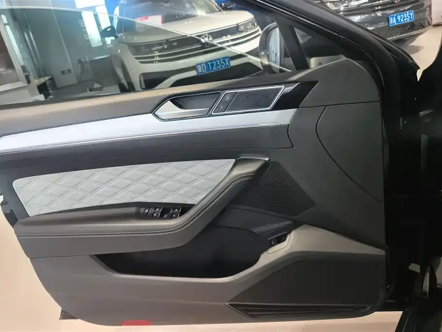 Volkswagen Magotan 2024 из CN, фото 4