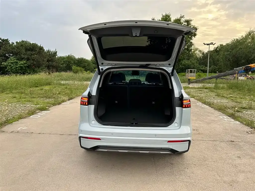 Geely Xingyue L 2023 из CN, фото 5