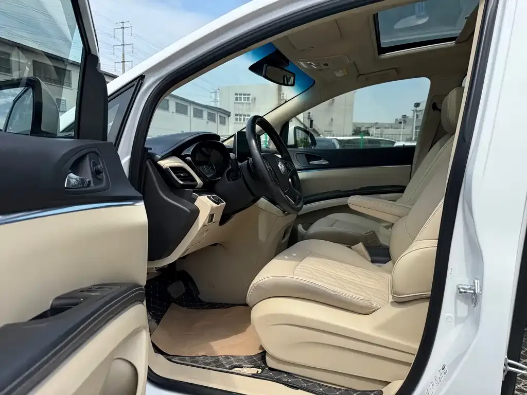 Buick GL8 2023 из CN, фото 7