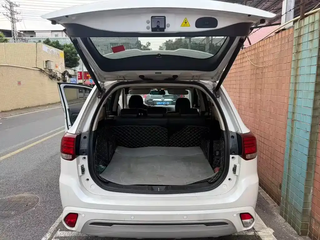 Mitsubishi Outlander — фото 2