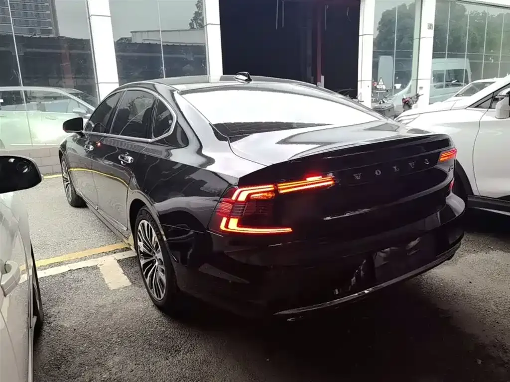 Volvo S90 — фото 4