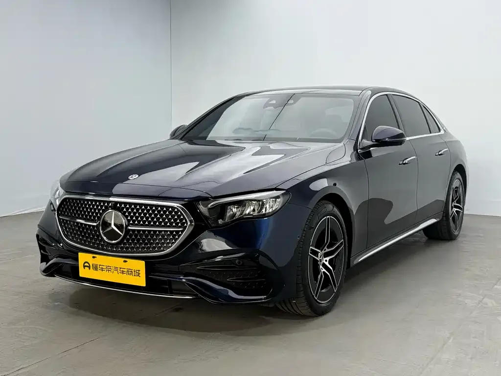 Mercedes-Benz E-Class — фото 1