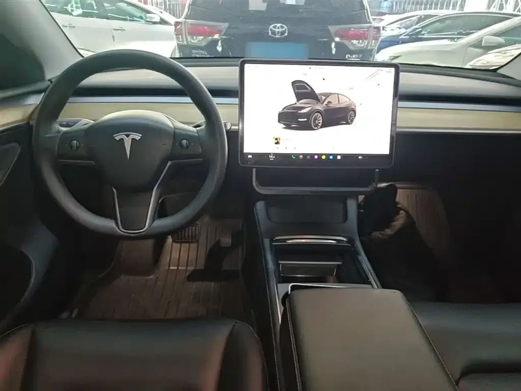 Tesla Model Y — фото 4
