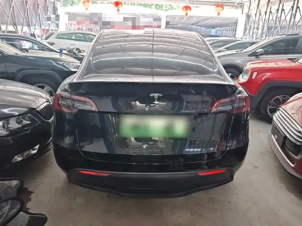 Tesla Model Y — фото 9