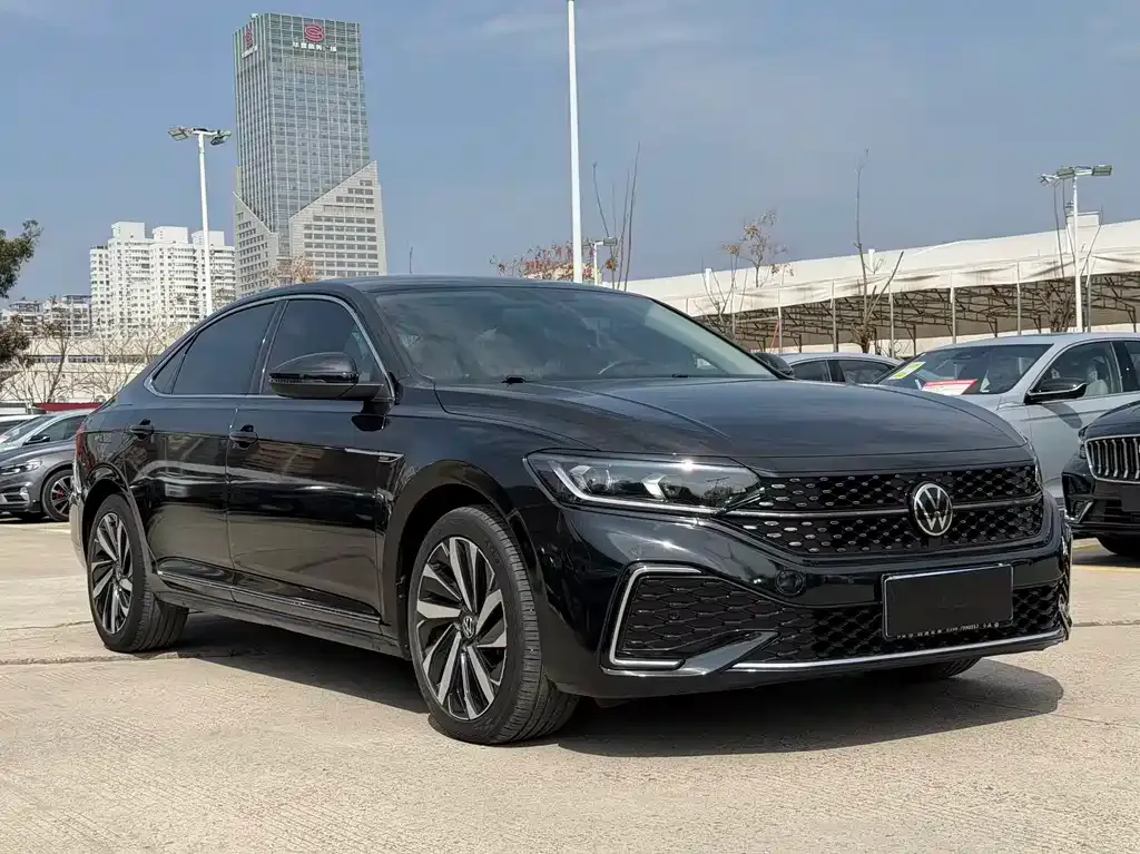 Volkswagen Passat — фото 7