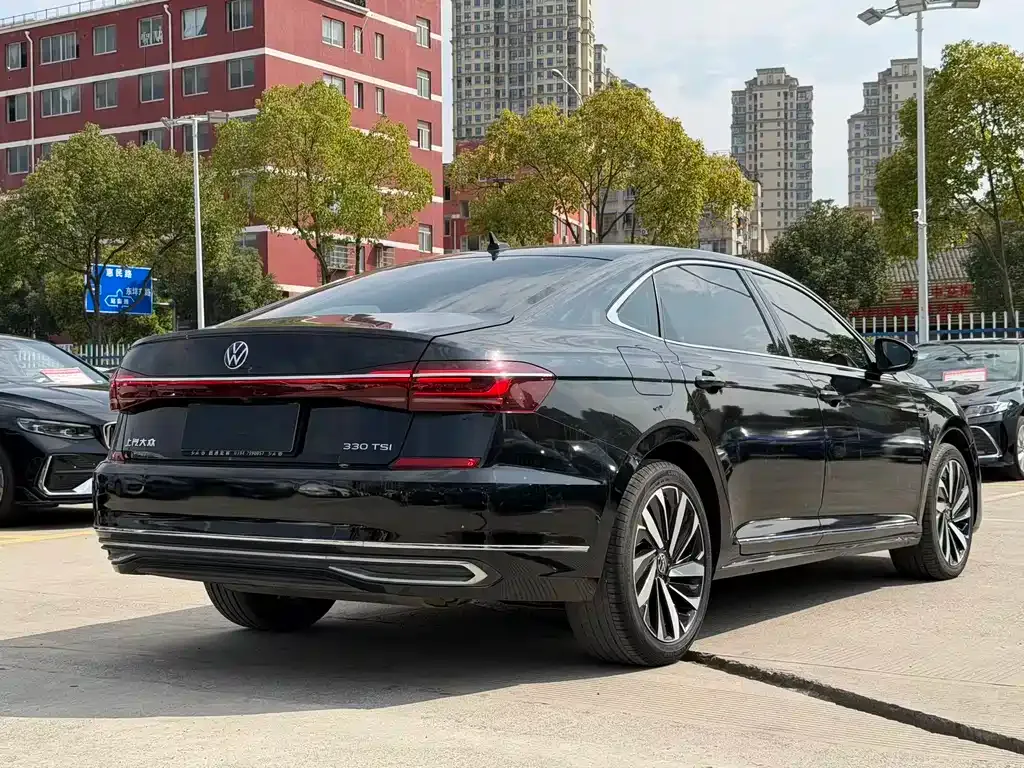 Volkswagen Passat — фото 9