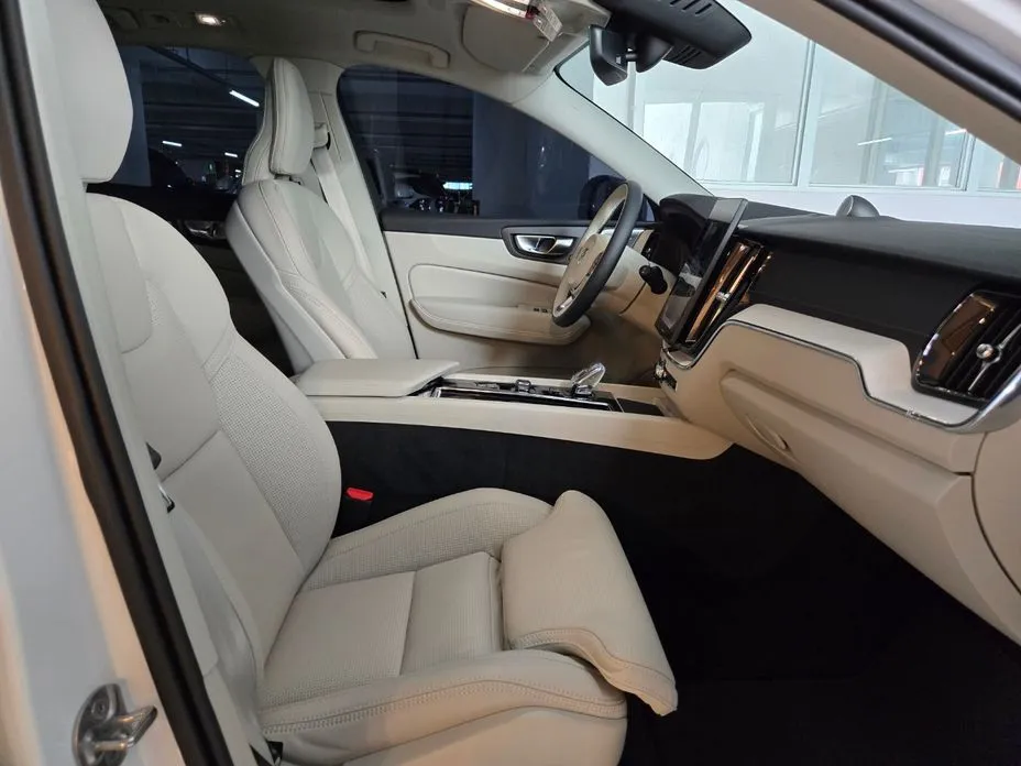 Volvo XC60 2026 из KR, фото 10