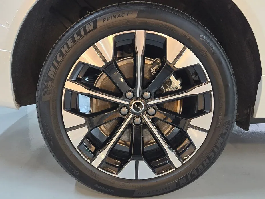 Volvo XC60 2026 из KR, фото 9