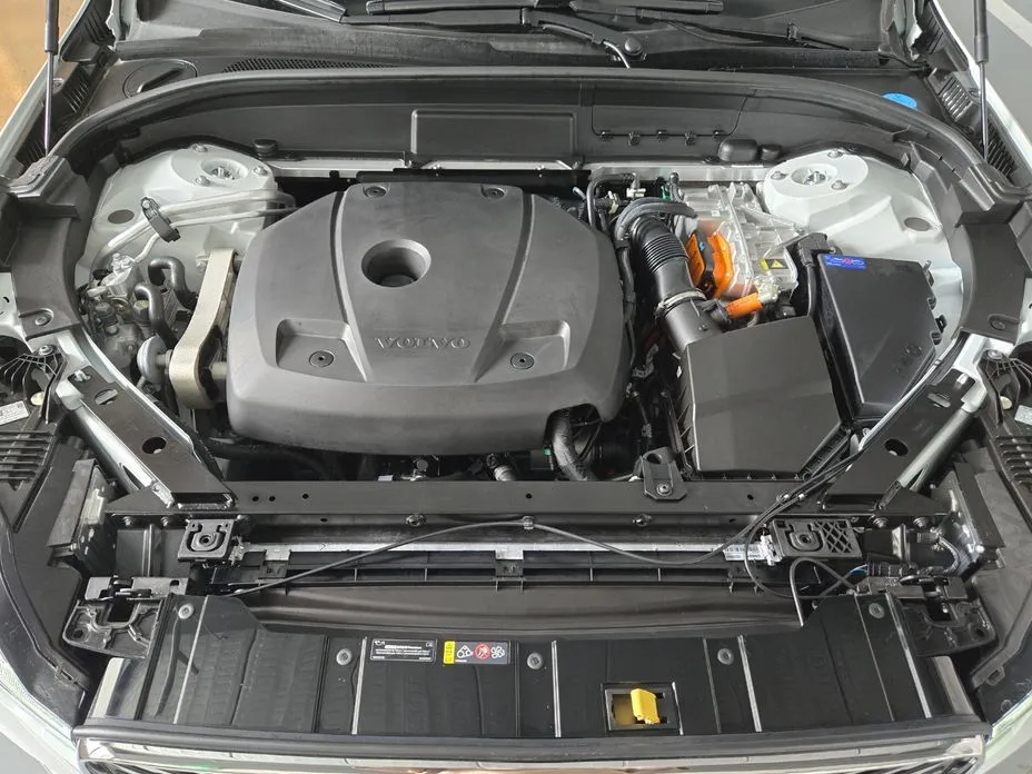 Volvo XC60 2026 из KR, фото 8