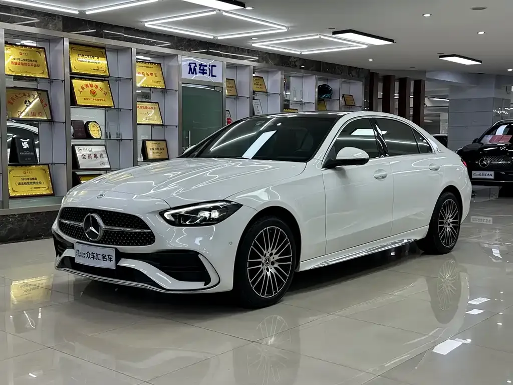 Mercedes-Benz C-Class — фото 1