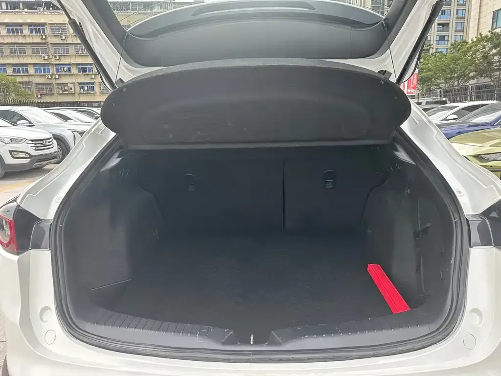 Mazda CX-4 2021 из CN, фото 9