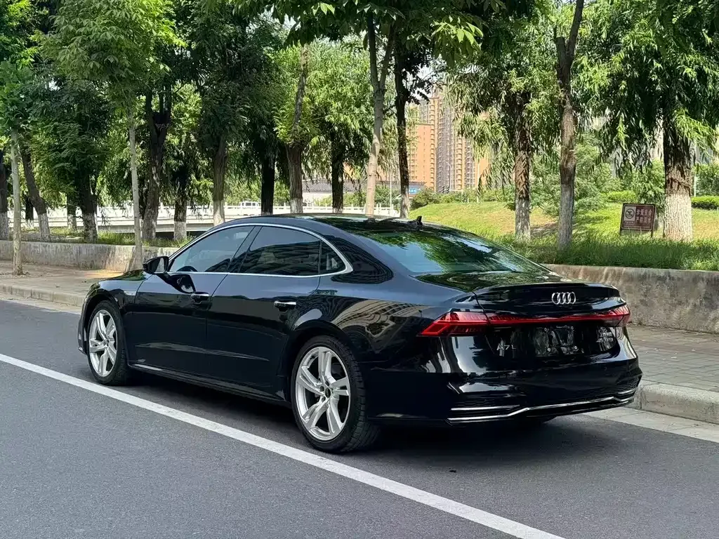 Audi A7L — фото 7