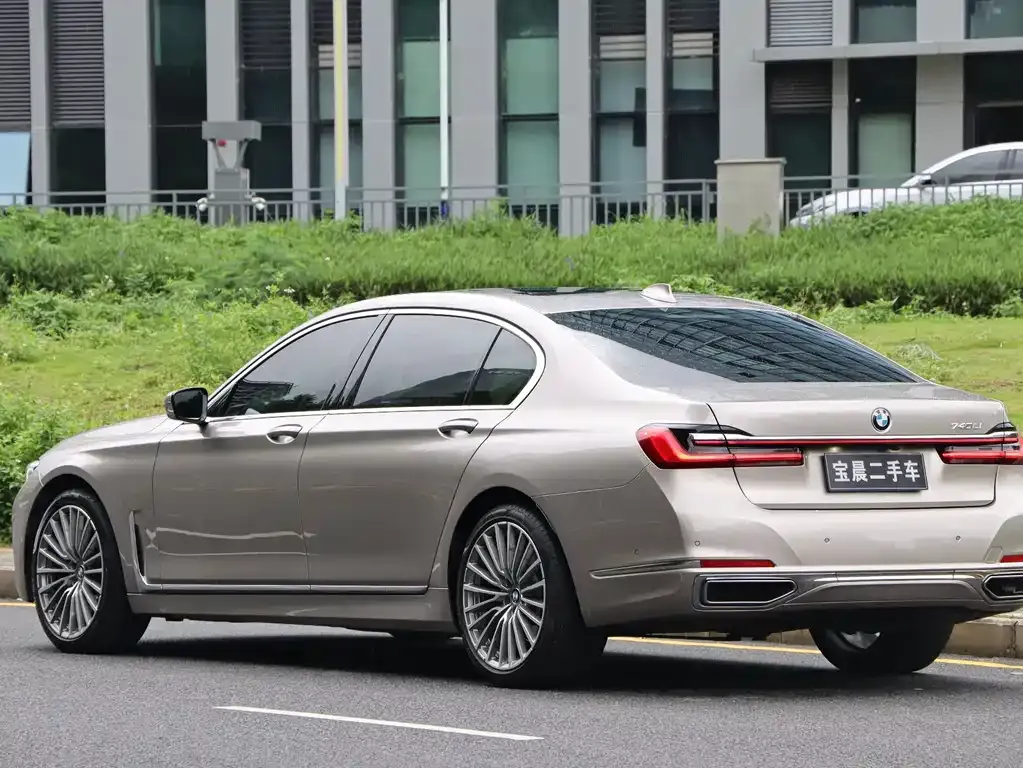 BMW 7 Series 2021 из CN, фото 10