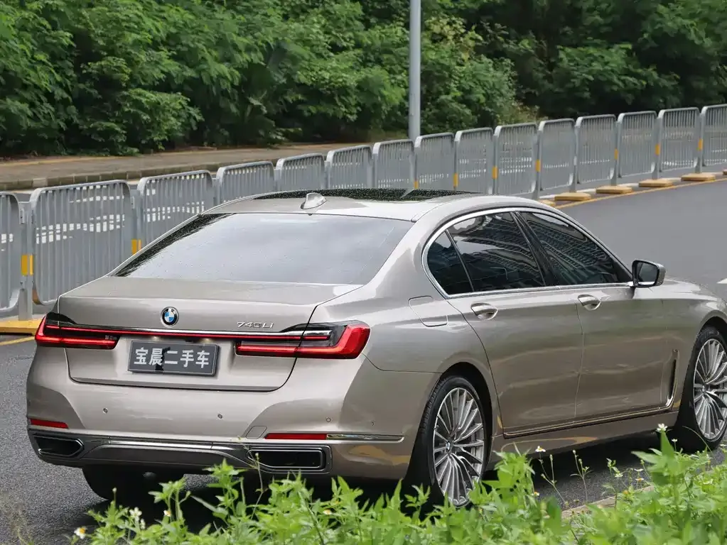 BMW 7 Series 2021 из CN, фото 3