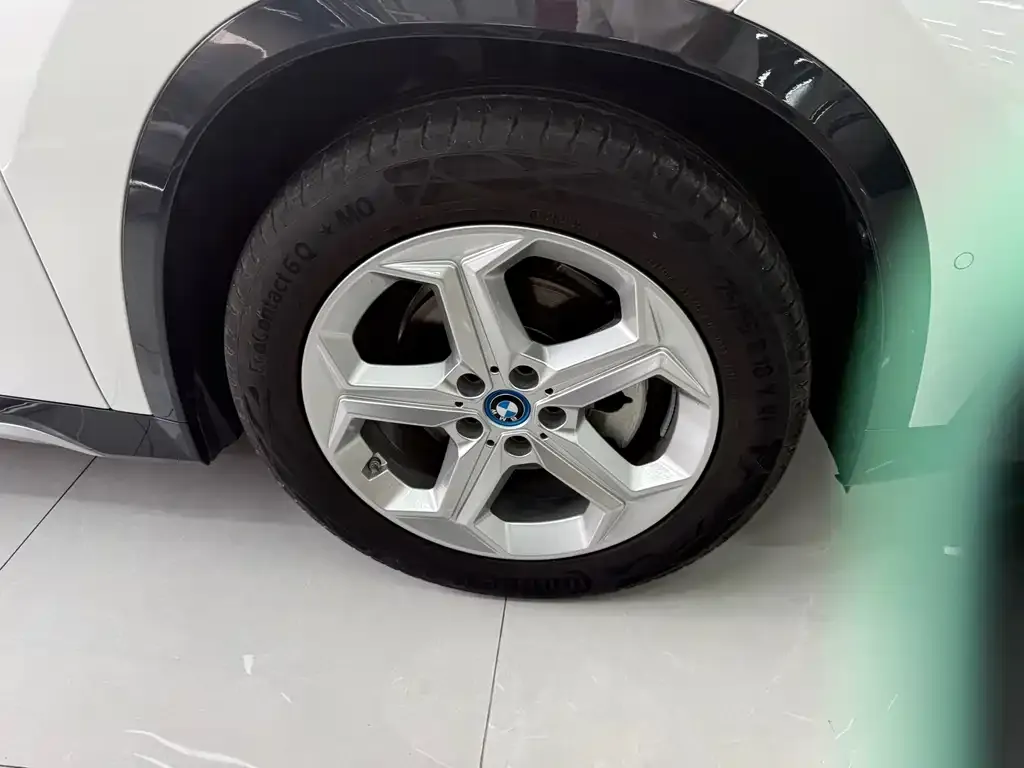 BMW iX1 2025 из CN, фото 3