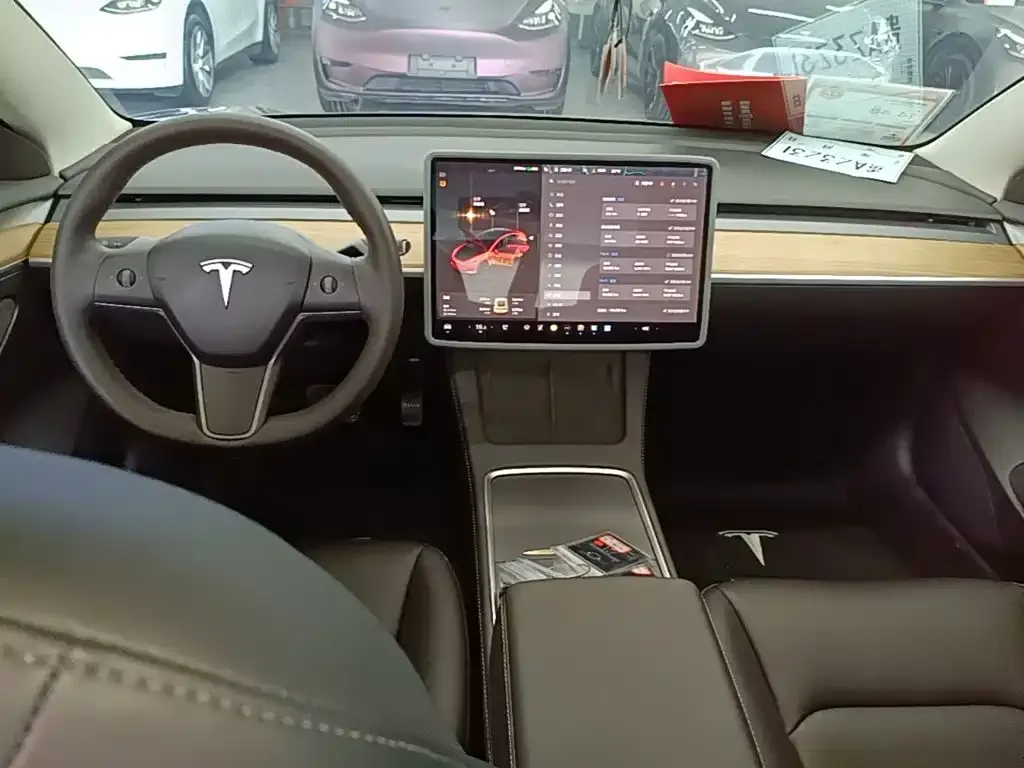 Tesla Model 3 — фото 5
