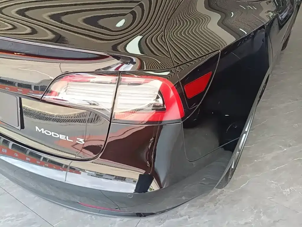 Tesla Model 3 — фото 10