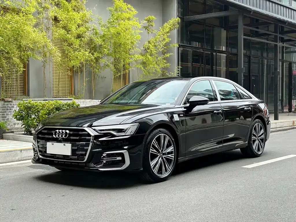 Audi A6L — фото 1