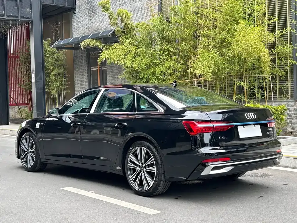 Audi A6L — фото 8