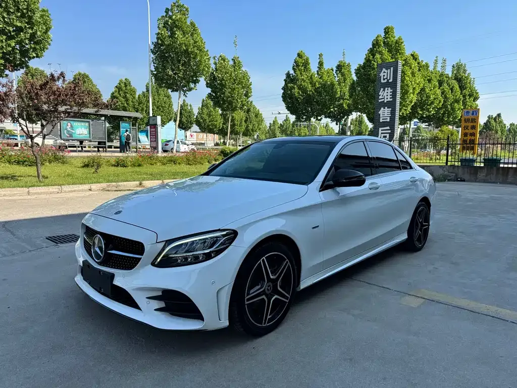 Mercedes-Benz C-Class — фото 1