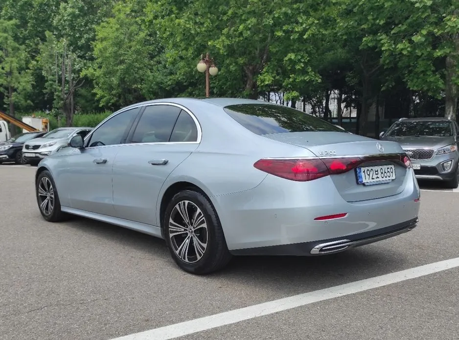 Mercedes-Benz E-Class 2024 из KR, фото 2