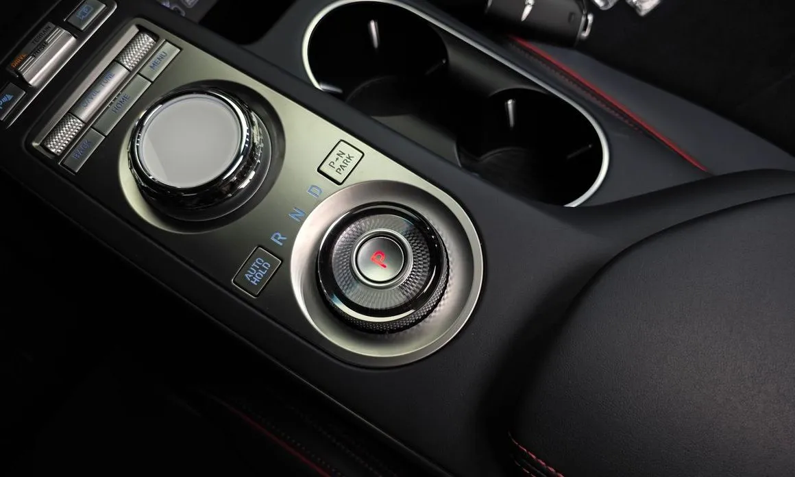 Genesis GV70 — фото 10