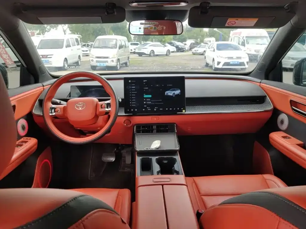 Toyota Platinum 3X 2025 из CN, фото 2