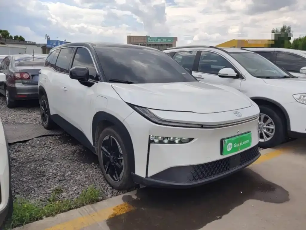 Toyota Platinum 3X 2025 из CN, фото 3