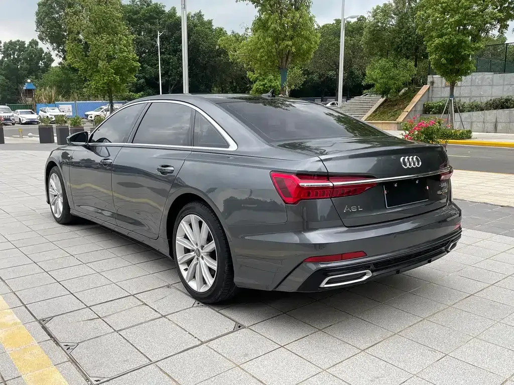 Audi A6L — фото 10