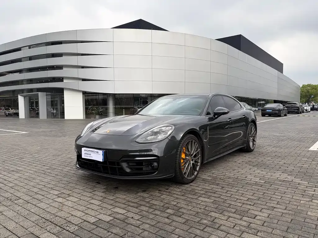 Porsche Panamera — фото 1