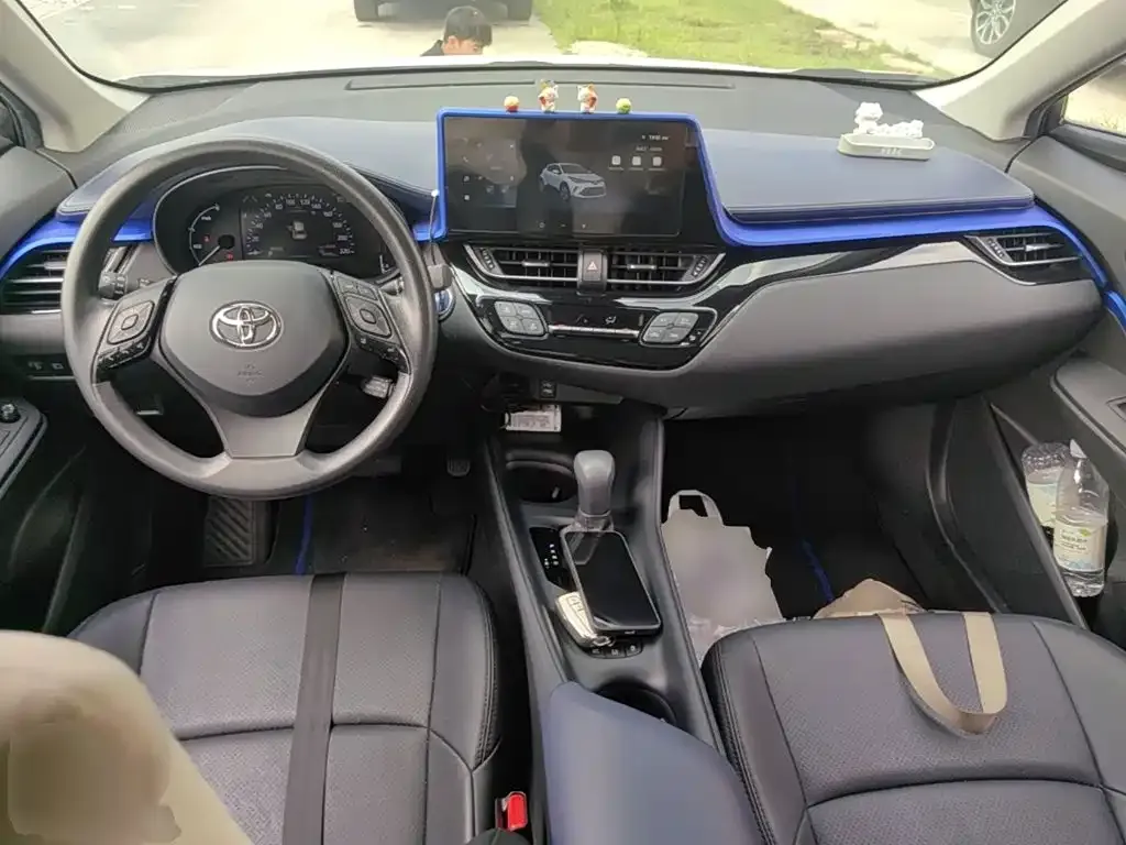 Toyota C-HR — фото 3