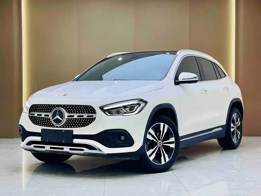 Mercedes-Benz GLA — фото 1
