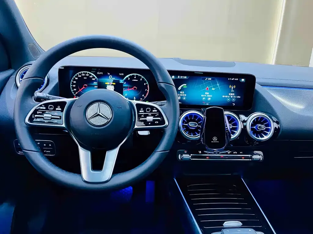 Mercedes-Benz GLA — фото 6