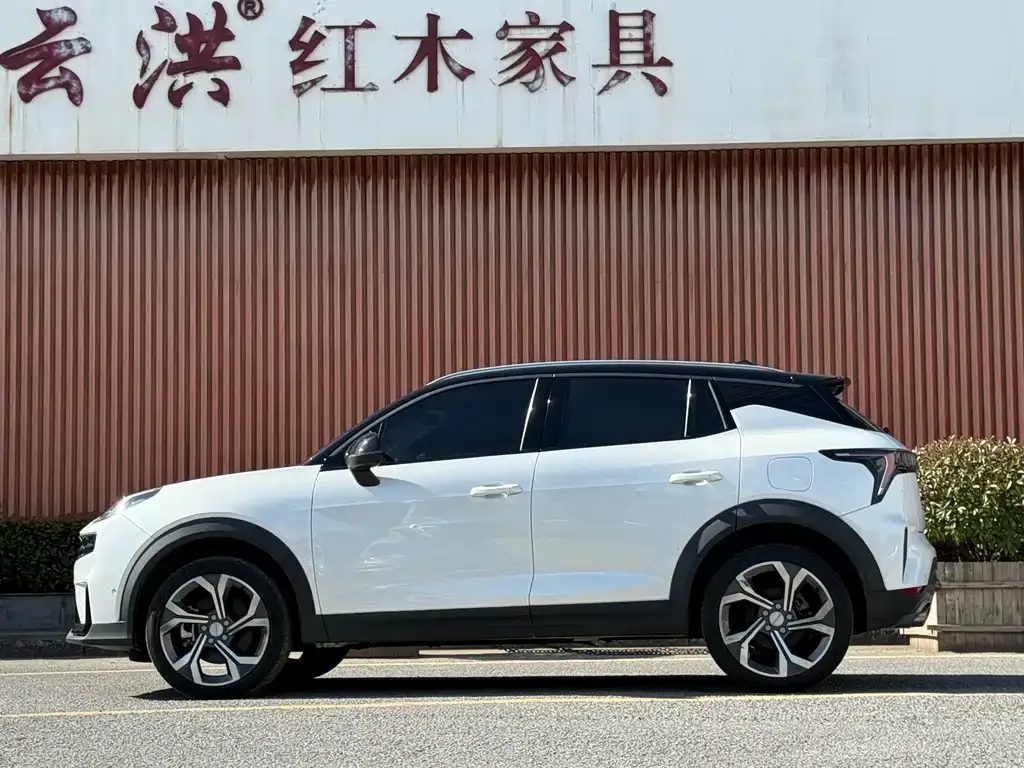 Lynk & Co 06 2023 из CN, фото 2