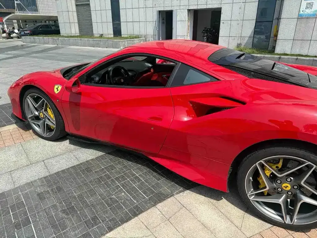 Ferrari F8 — фото 4