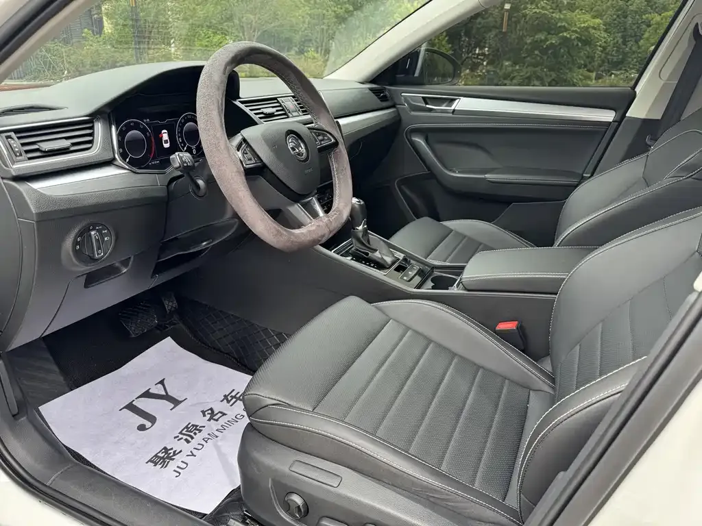Skoda Superb 2024 из CN, фото 5