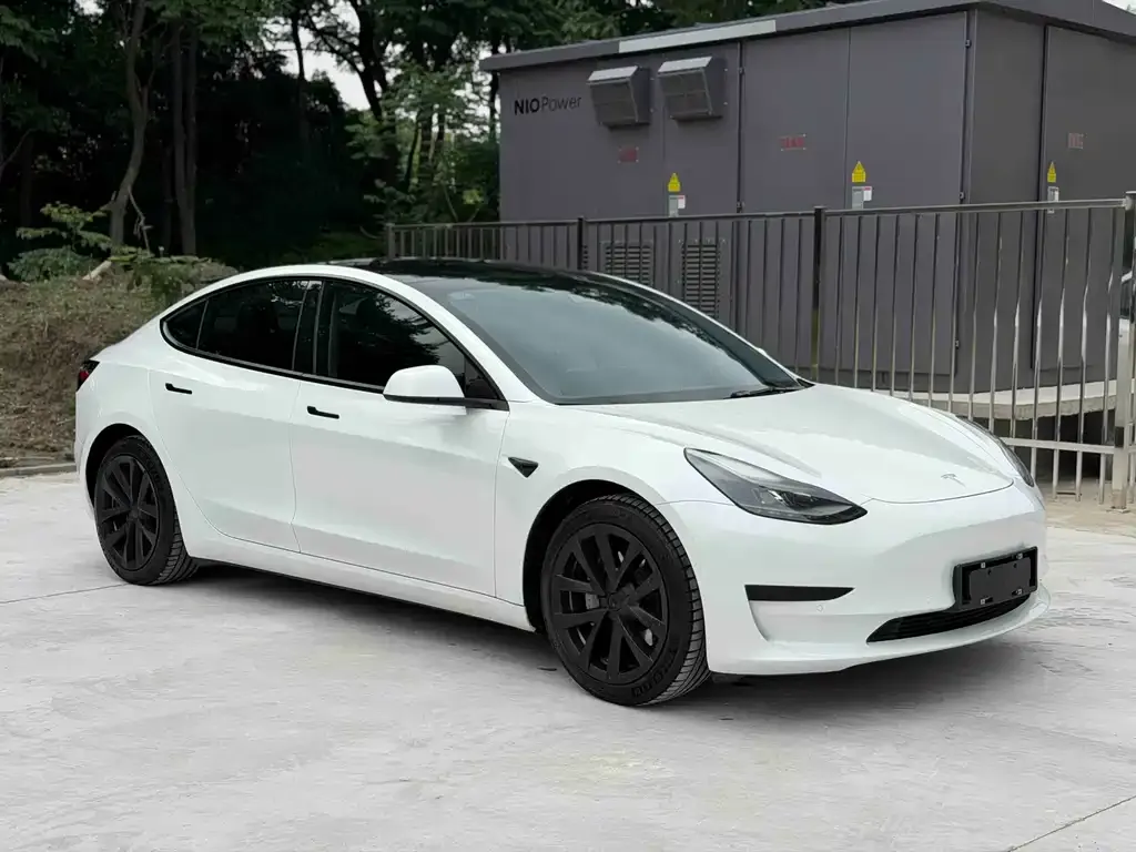 Tesla Model 3 — фото 6
