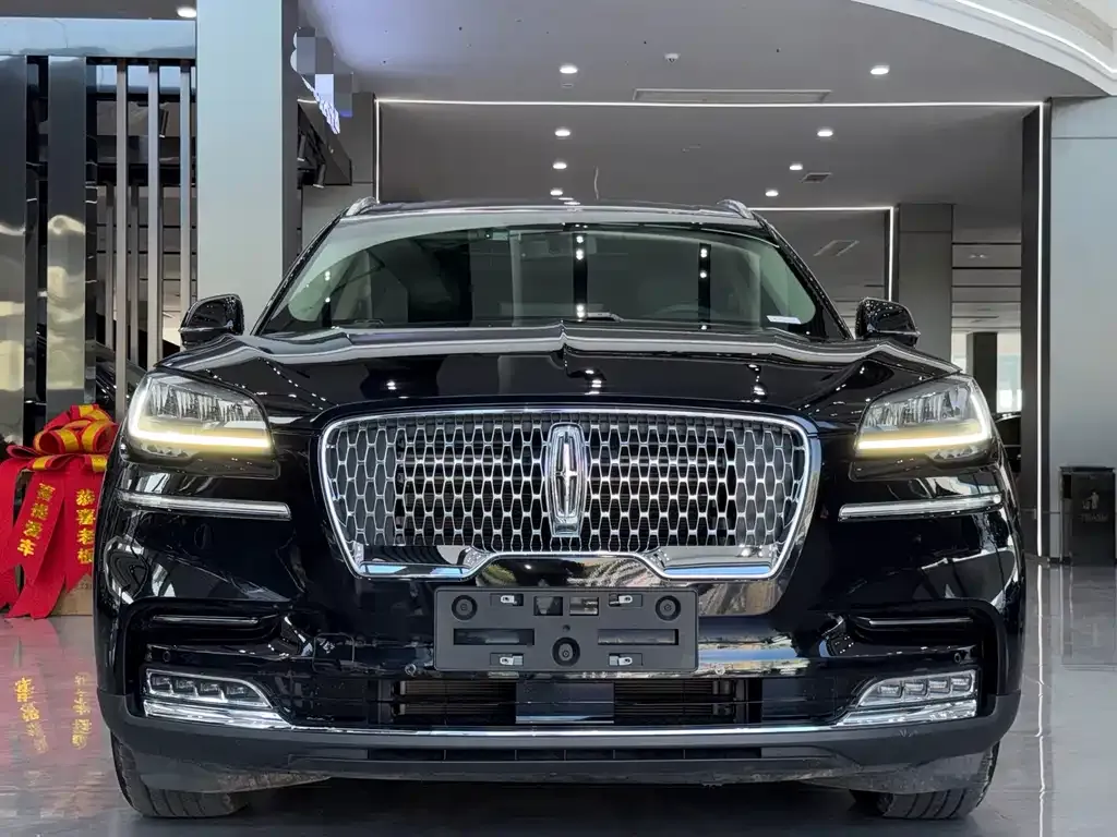 Lincoln Aviator — фото 8