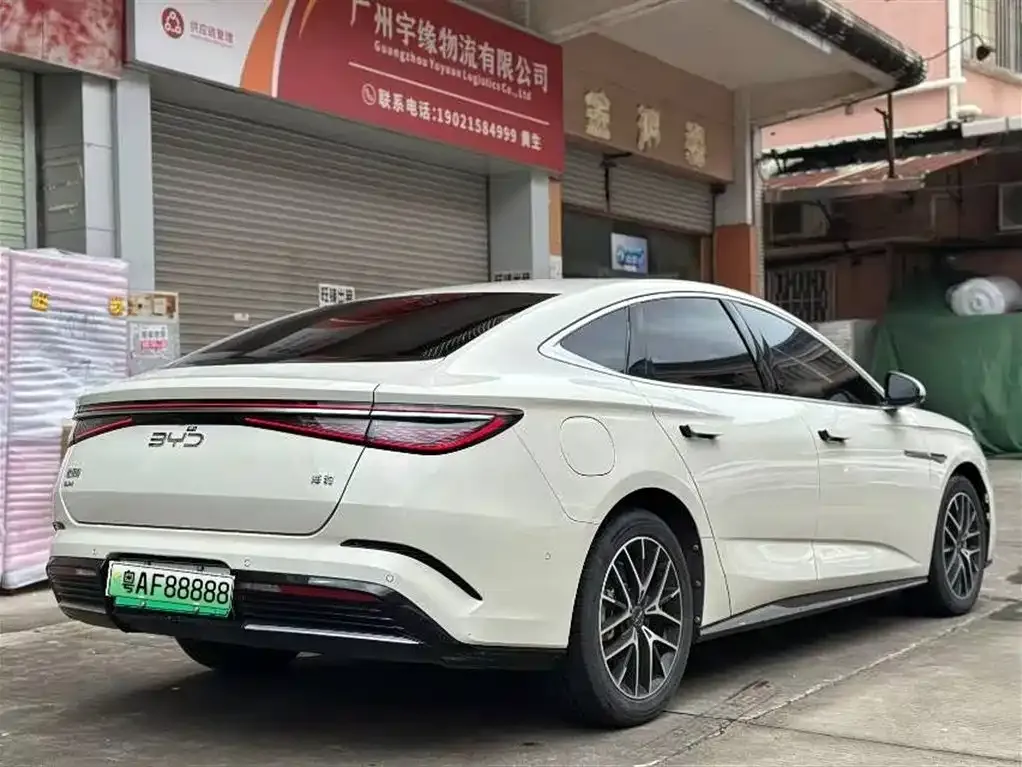 BYD Seal — фото 1