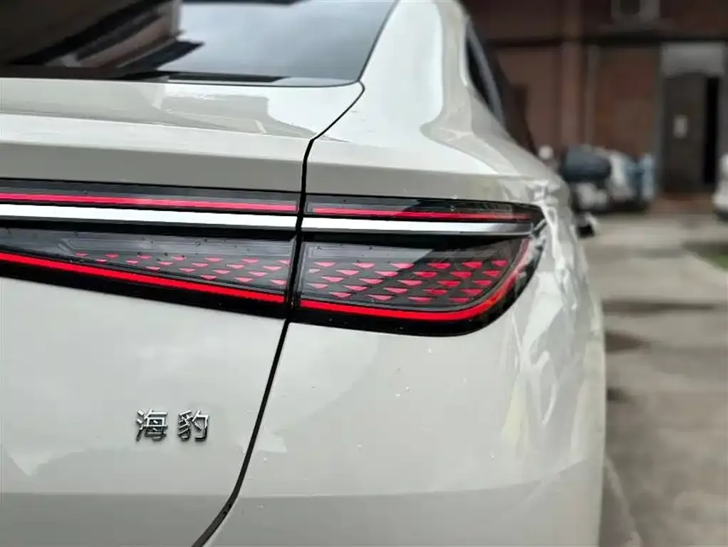 BYD Seal — фото 2